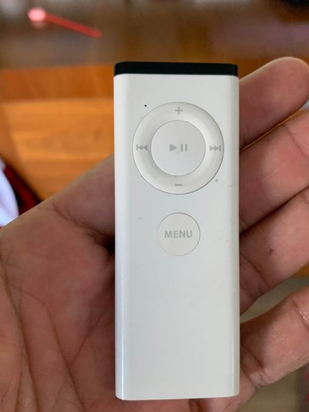 White Apple Remote (Classic) - White
